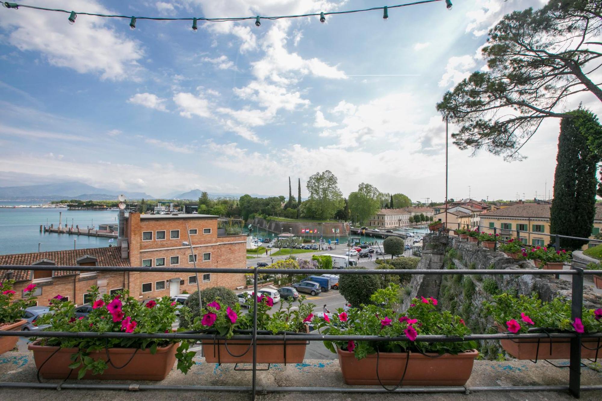 Casa Del Faro - Happy Rentals Peschiera del Garda Exteriér fotografie